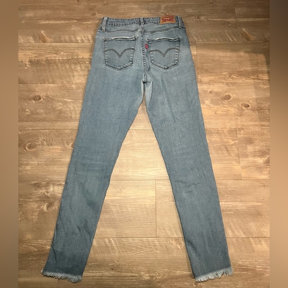 Levi High Rise Jeans - Picture 4 of 4